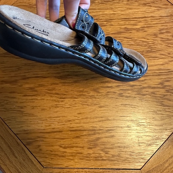 **CLARKS* Brown x Tan Sandals Size 7.5 - Picture 4 of 7